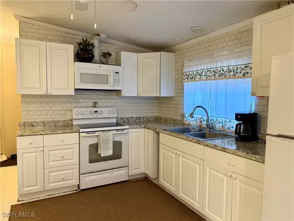 North Fort Myers, FL 33917,8243 Nault RD