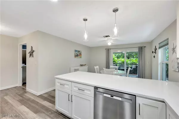 Naples, FL 34108,532 99th AVE N