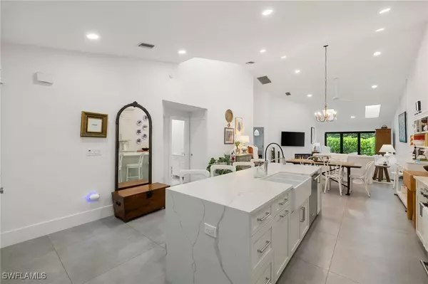 Naples, FL 34103,4006 Crayton RD #A-2