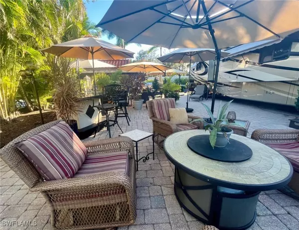 Naples, FL 34114,4432 Southern Breeze DR