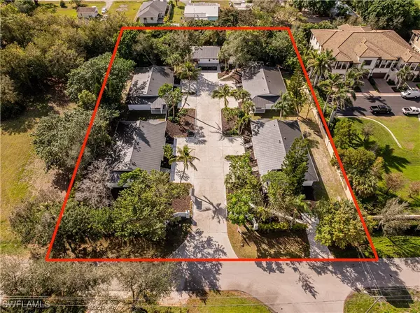 2616 Lakeview DR, Naples, FL 34112