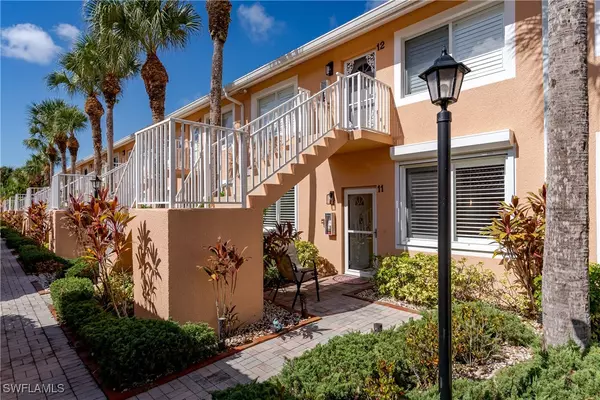 Naples, FL 34114,6700 Beach Resort DR #11