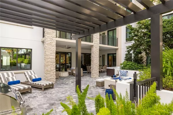 Naples, FL 34102,1130 3rd AVE S #208