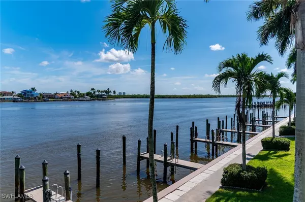 1215 Edington PL #J5, Marco Island, FL 34145