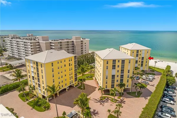 Naples, FL 34103,3483 Gulf Shore BLVD N #401