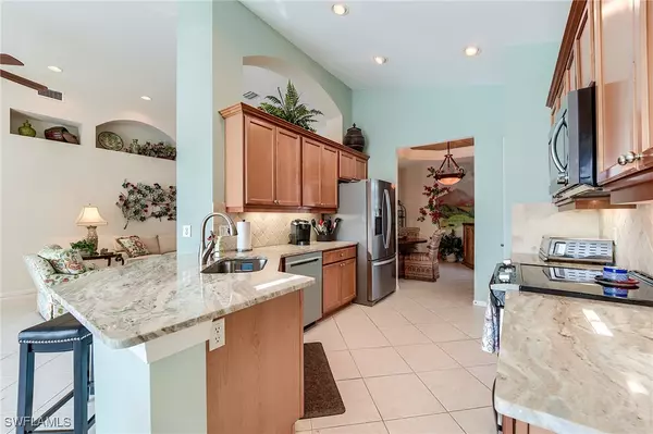 Estero, FL 34135,9111 Palmetto Ridge DR #201