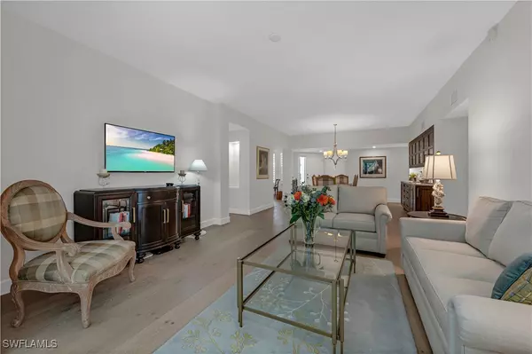 Naples, FL 34108,6865 San Marino DR #302A
