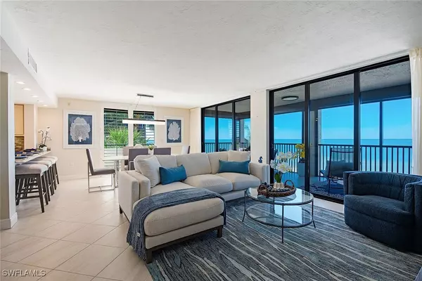 9715 Gulf Shore DR #301, Naples, FL 34108