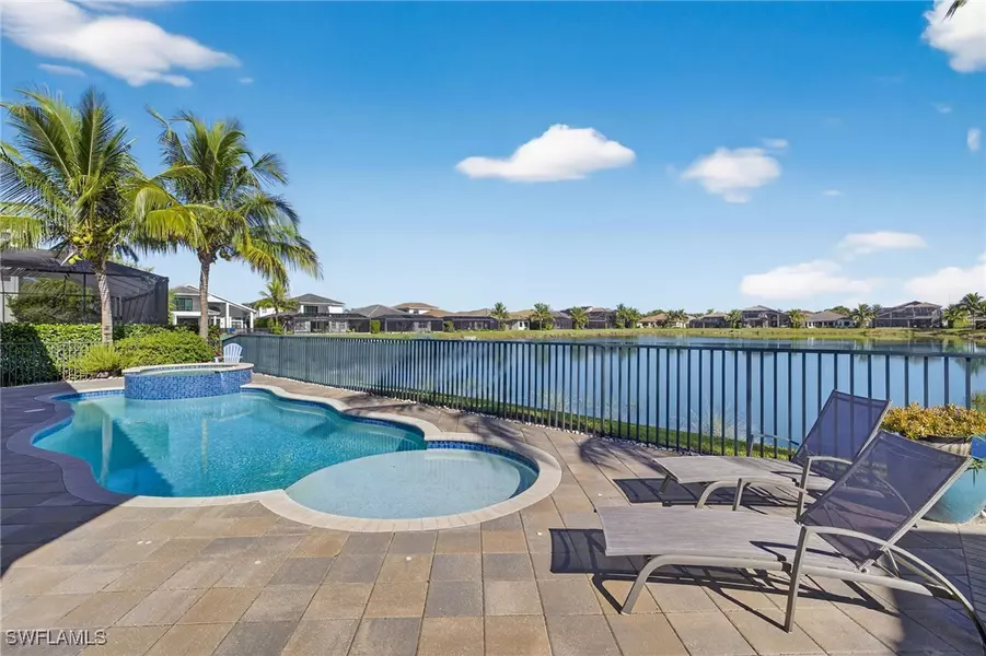 4678 Azalea DR, Naples, FL 34119