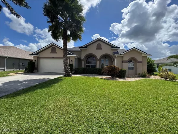 18310 Plumbago CT, Lehigh Acres, FL 33972