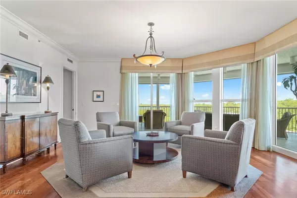 Naples, FL 34110,285 GRANDE WAY #404