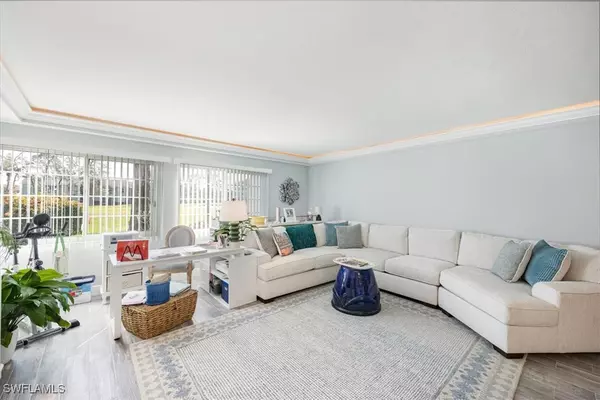 Naples, FL 34105,1085 Forest Lakes DR #8105