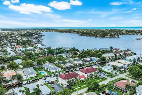 1400 Blue Point AVE #202, Naples, FL 34102