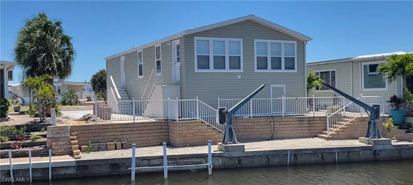 4684 Lahaina LN, Bonita Springs, FL 34134