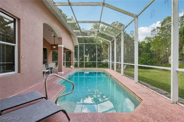 Naples, FL 34120,2621 Golden Gate BLVD W