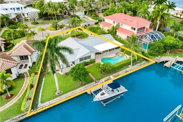 1250 Tuna CT, Naples, FL 34102