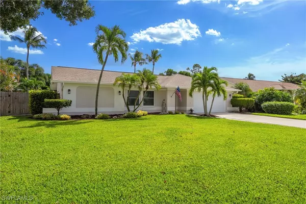 10381 Regent CIR, Naples, FL 34109