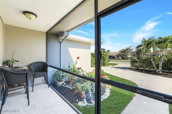 Marco Island, FL 34145,1237 Jamaica RD