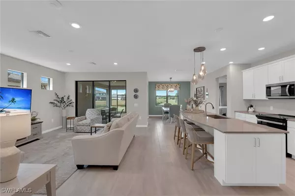 Estero, FL 33928,19586 Deming LN