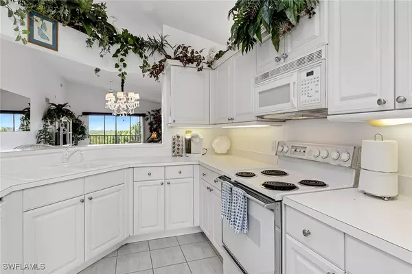 Naples, FL 34110,300 Horse Creek DR #408