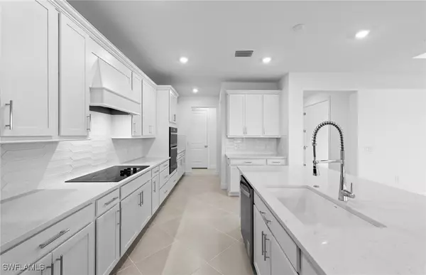 Alva, FL 33920,17043 Bishop BLVD