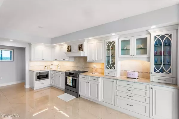 Naples, FL 34108,7515 Pelican Bay BLVD #19-B