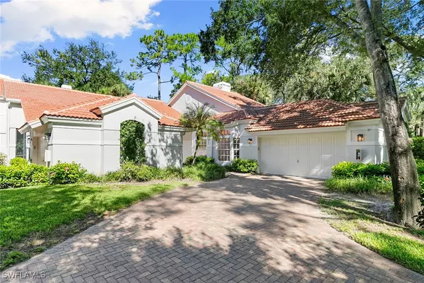 101 Amblewood LN #1-104, Naples, FL 34105