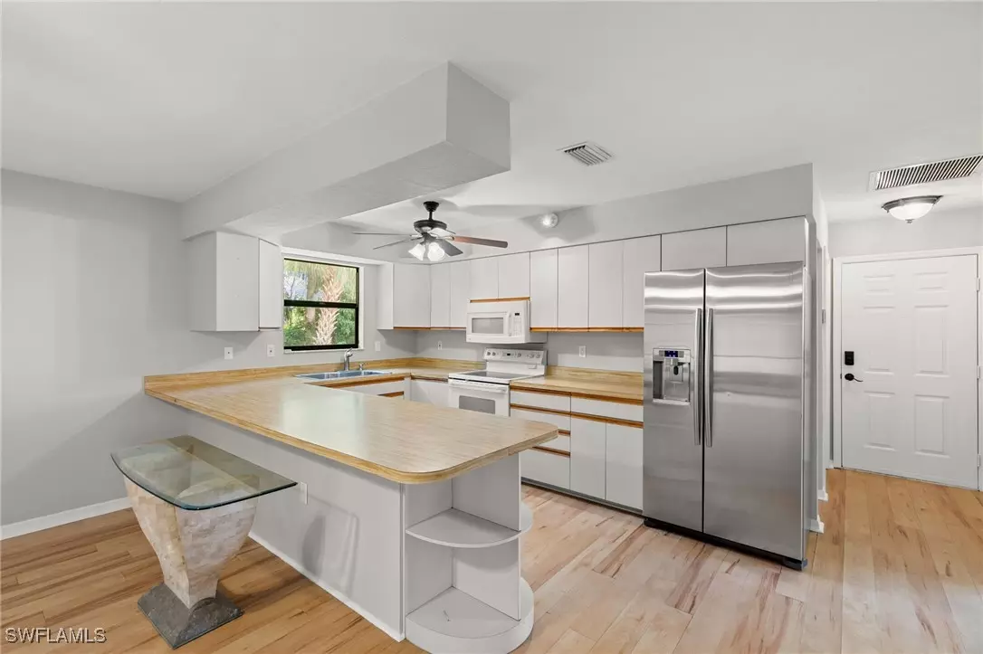 Bonita Springs, FL 34135,27673 Tennessee ST