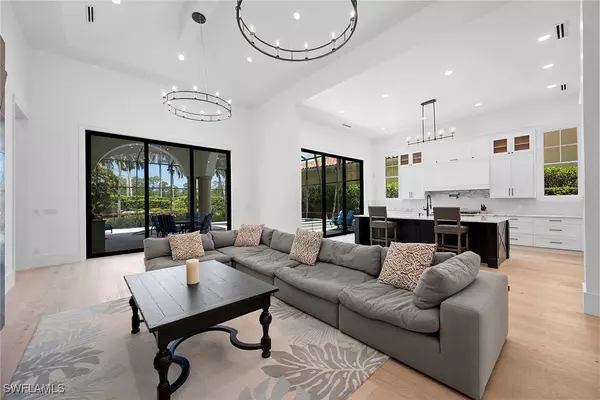 Naples, FL 34109,2749 Medallist LN