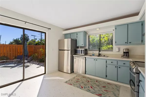 Fort Myers, FL 33901,1454 Park Shore CIR #2