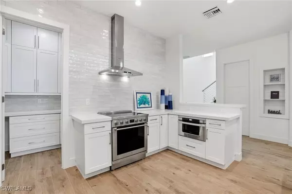 Naples, FL 34112,115 Cambria LN