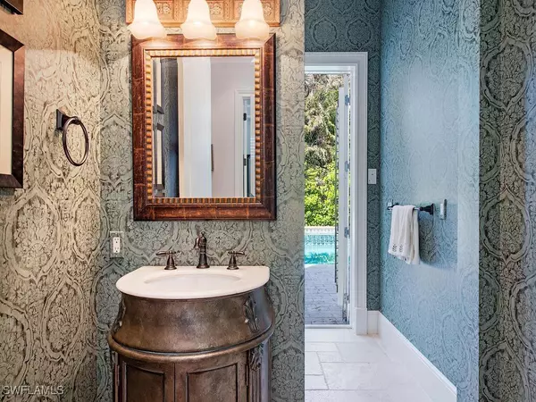 Naples, FL 34102,155 20th AVE S