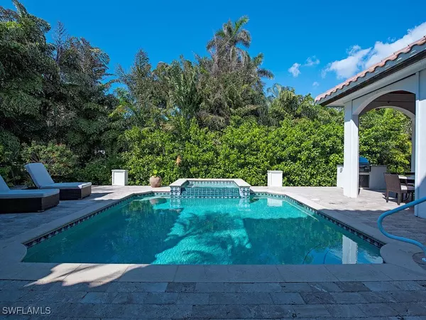 Naples, FL 34102,155 20th AVE S
