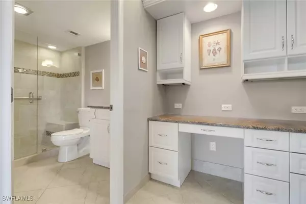 Naples, FL 34103,3399 Gulf Shore BLVD N #303