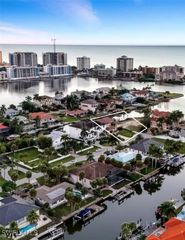 Naples, FL 34108,388 Pine AVE