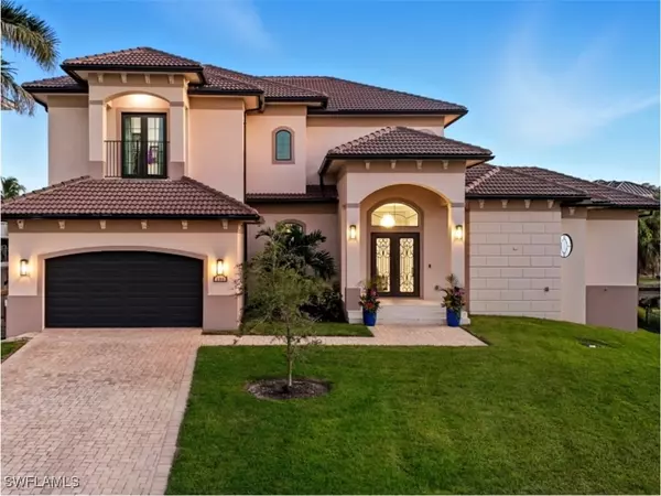 388 Pine AVE, Naples, FL 34108