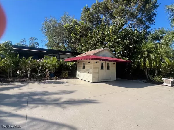 Naples, FL 34114,4730 Southern Breeze DR