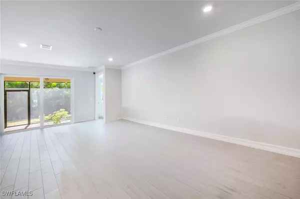 Naples, FL 34114,388 GRACE BAY LN