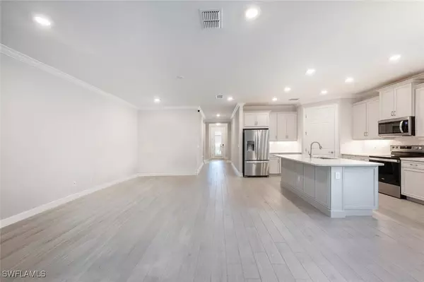 Naples, FL 34114,388 GRACE BAY LN