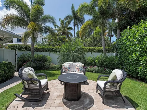 Naples, FL 34102,354 1st AVE N