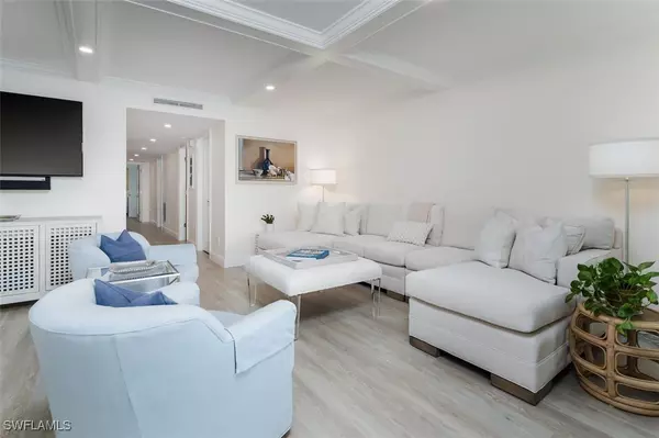 Naples, FL 34103,3450 Gulf Shore BLVD N #210