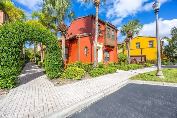 8953 Malibu ST #402, Naples, FL 34113