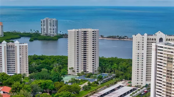 Naples, FL 34108,5555 Heron Point DR #2101