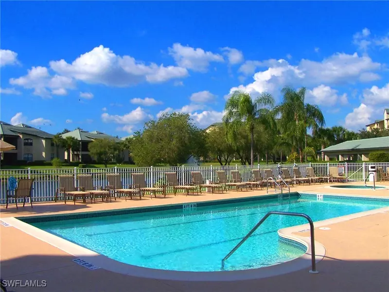 172 Vintage CIR #L202, Naples, FL 34119