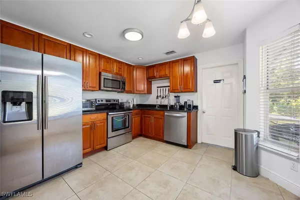 Naples, FL 34117,441 3rd ST SW