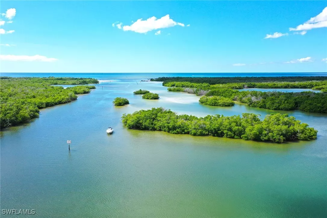 Naples, FL 34110,425 Dockside DR #804