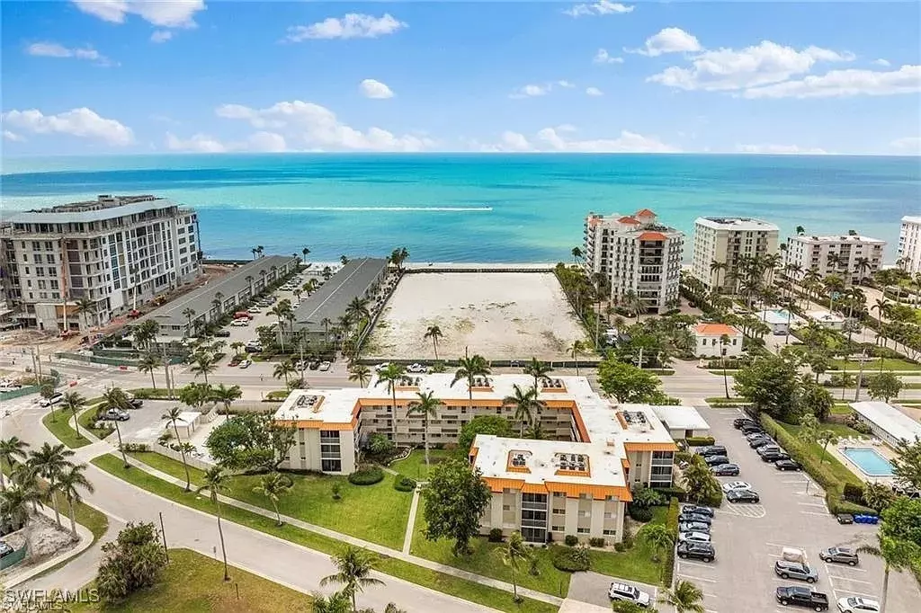 Naples, FL 34102,1100 Gulf Shore BLVD N #301