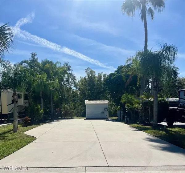 1678 Diamond Lake CIR, Naples, FL 34114