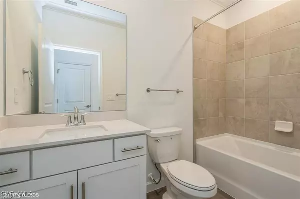 Estero, FL 33928,19121 Hinkley DR