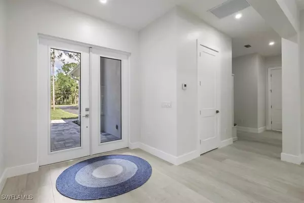 Naples, FL 34120,916 22nd AVE NE